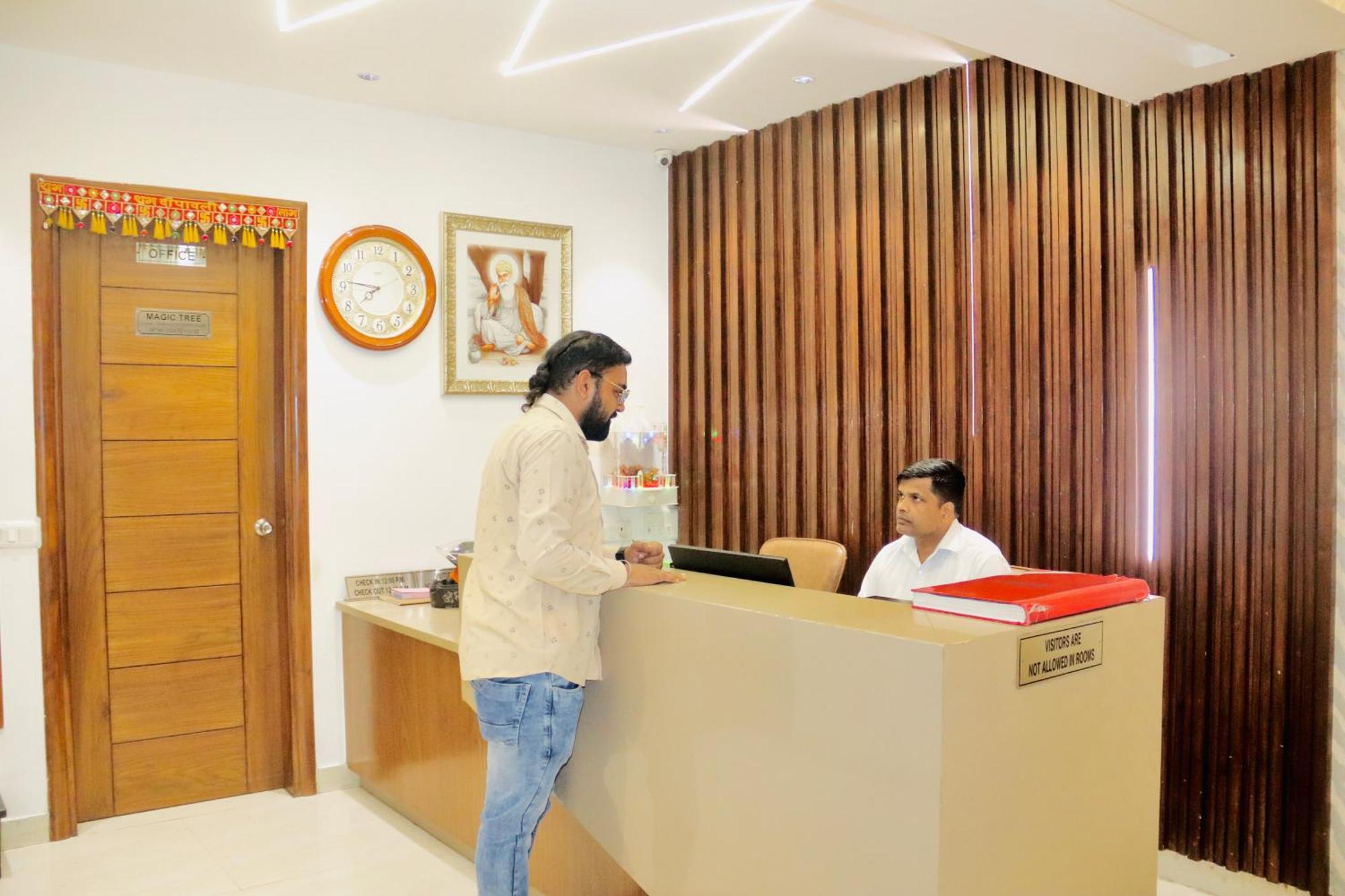 Hotel Magic Tree Karol Bagh Metro Station New Delhi 외부 사진